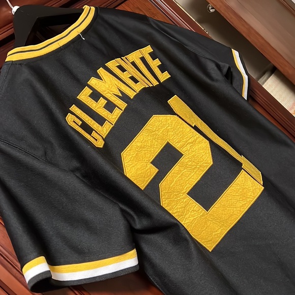 Vintage MLB Pittsburgh Pirates Roberto Clemente Baseball #21 Black & Gold Jersey - Picture 3 of 8